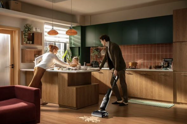 Lavapavimenti 3 in 1 2 Lavapavimenti 3 in 1 utilizzata sul pavimento della cucina